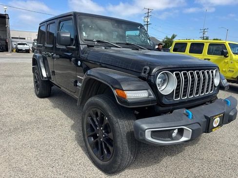 Used 2024 Jeep Wrangler Unlimited Sahara AWD/4WD image 3