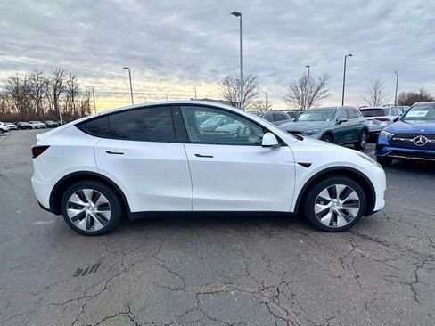 Used 2023 Tesla Model Y Long Range image 12