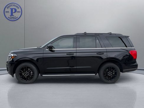 Used 2023 Ford Expedition XLT AWD/4WD image 4