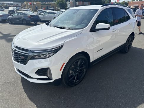 Used 2022 Chevrolet Equinox RS w/ RS Leather Package FWD image 4