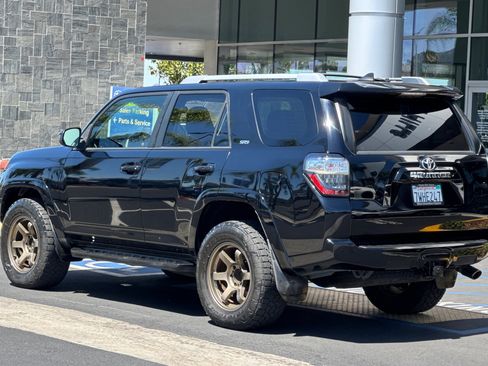 Used 2017 Toyota 4Runner SR5 w/ Convenience Package AWD/4WD image 6