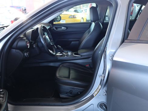 Used 2020 Alfa Romeo Giulia w/ Nero Edizione image 15