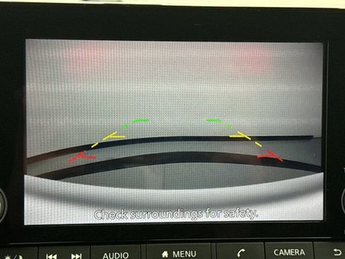 Used 2024 Nissan Pathfinder S image 15