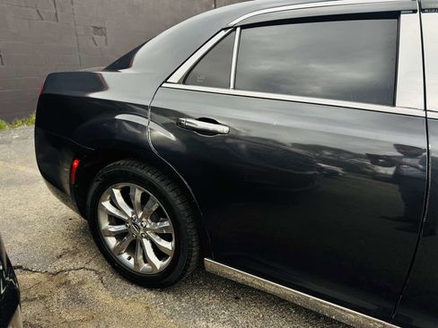 Used 2017 Chrysler 300 Limited w/ 300 Premium Group AWD/4WD image 5