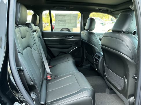 New 2026 Jeep Grand Cherokee Limited Reserve image 6