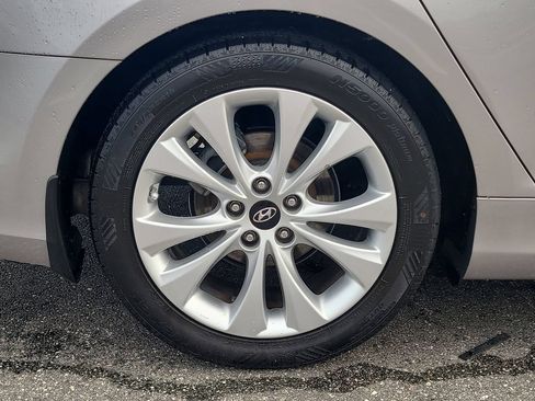 Used 2013 Hyundai Azera FWD image 6