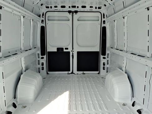 Used 2025 RAM ProMaster 3500 w/ Convenience Group image 14