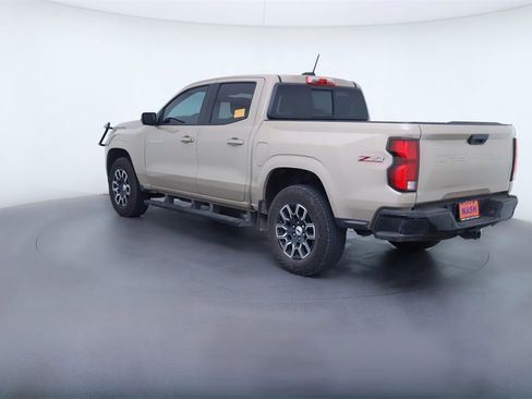 Used 2024 Chevrolet Colorado Z71 w/ Z71 Convenience Package 2 image 4