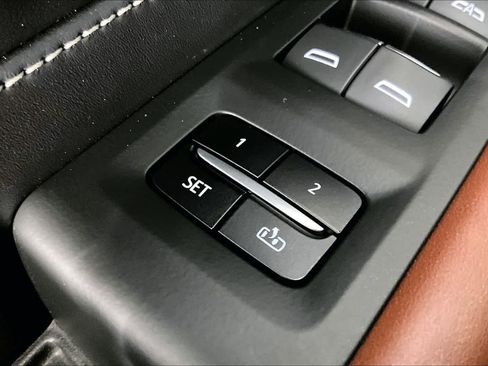 Certified 2023 GMC Yukon Denali Ultimate AWD/4WD image 33