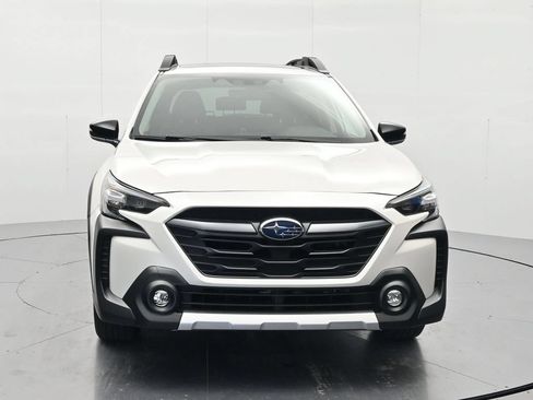 Used 2025 Subaru Outback Limited AWD/4WD image 2