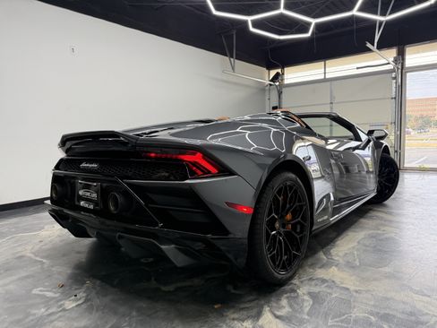 Used 2023 Lamborghini Huracan EVO RWD image 5