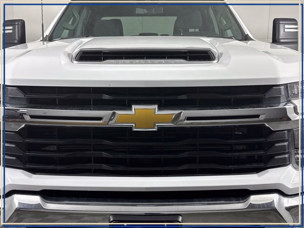 Certified 2025 Chevrolet Silverado 2500 LT w/ Convenience Package AWD/4WD image 4