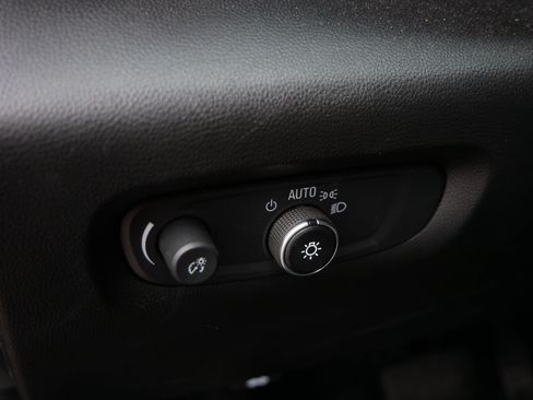Used 2023 Chevrolet Traverse LT AWD/4WD image 22