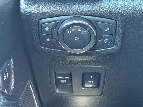 Used 2018 Ford F150 Lariat w/ Equipment Group 502A Luxury AWD/4WD image 33