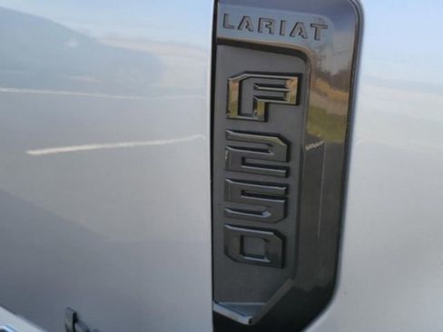 Used 2022 Ford F250 Lariat w/ Black Appearance Package image 40