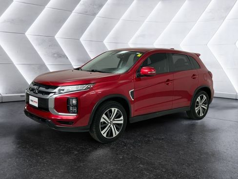 Used 2022 Mitsubishi Outlander Sport SE image 3