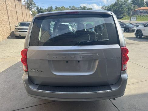 Used 2016 Dodge Grand Caravan American Value Package w/ UConnect Hands-Free Group FWD image 4