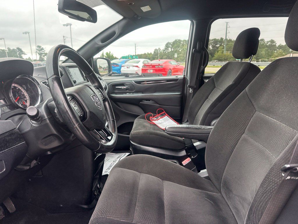 Used 2018 Dodge Grand Caravan SE FWD image 13