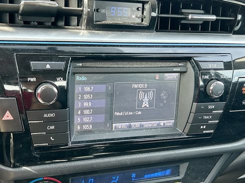 Used 2015 Toyota Corolla S FWD image 21