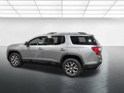 Used 2023 GMC Acadia SLT AWD/4WD image 7