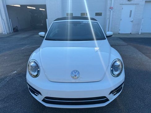 Used 2019 Volkswagen Beetle 2.0T SE w/ SE Premium Package FWD image 9