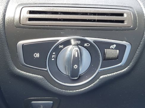 Used 2019 Mercedes-Benz GLC 300 image 33