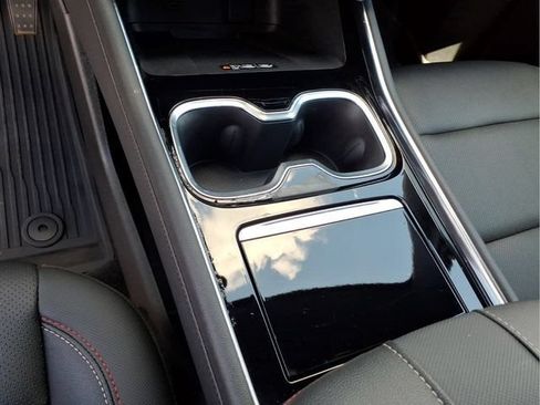 Used 2024 Chevrolet Traverse Z71 w/ LPO, Floor Liner Package AWD/4WD image 29