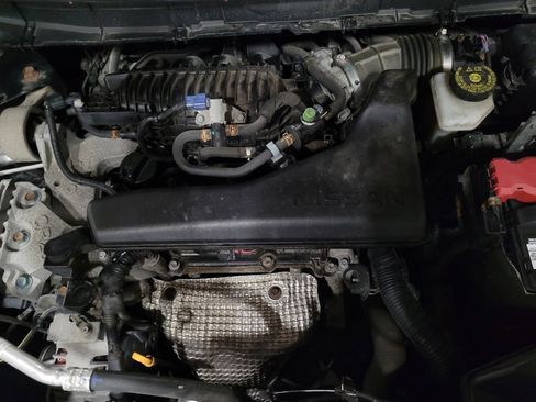 Used 2018 Nissan Rogue SV image 30