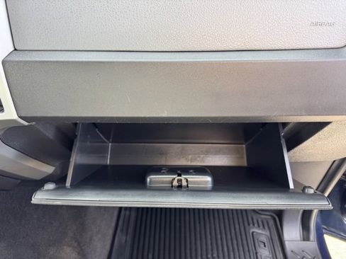 Used 2014 Ford F150 XLT w/ XLT Chrome Package image 37