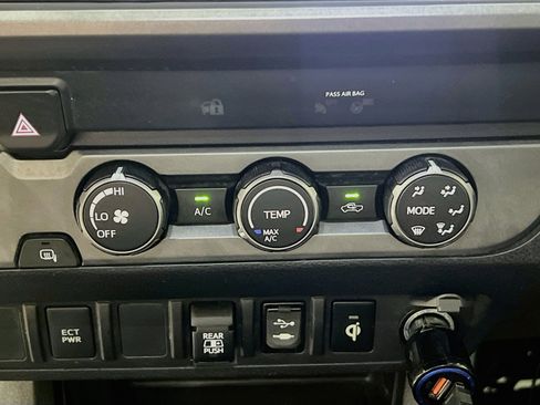Used 2019 Toyota Tacoma TRD Sport RWD image 26