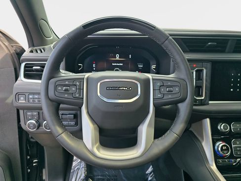 Used 2024 GMC Yukon Denali w/ Advanced Technology Package AWD/4WD image 19