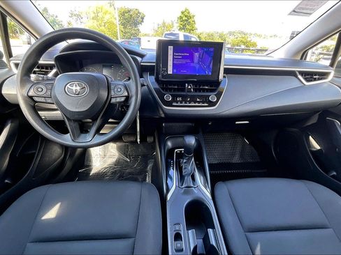 Used 2025 Toyota Corolla LE FWD image 14