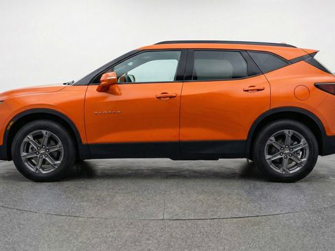 Used 2025 Chevrolet Blazer LT FWD image 5