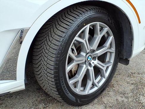 Used 2025 BMW X7 xDrive40i AWD/4WD image 9