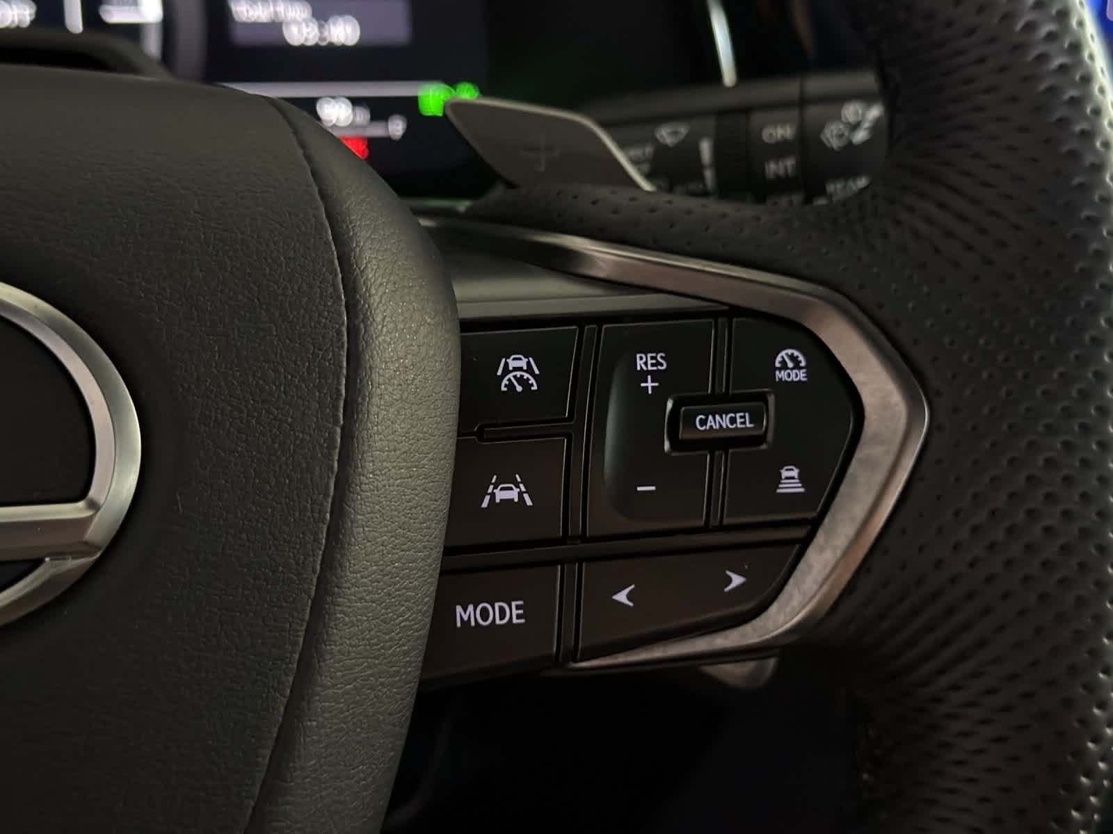 Used 2025 Lexus TX 500h AWD w/ Technology Package image 28