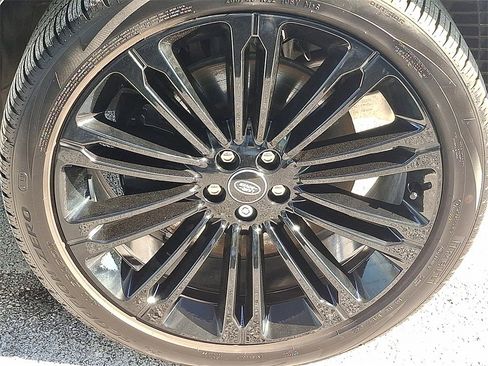 Certified 2026 Land Rover Range Rover Velar Dynamic SE image 8