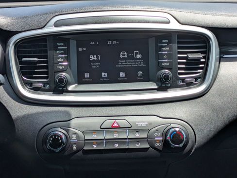 Used 2020 Kia Sorento LX FWD image 20