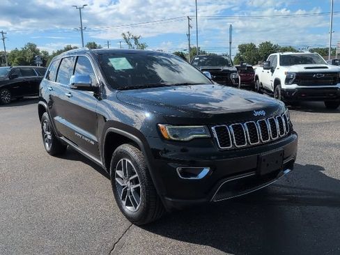 Used 2017 Jeep Grand Cherokee Limited w/ Luxury Group II AWD/4WD image 10