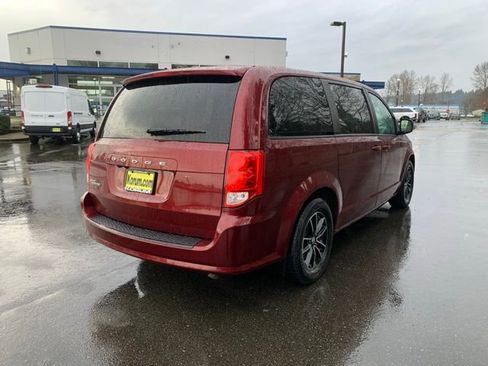 Used 2018 Dodge Grand Caravan SXT w/ Blacktop Package image 6