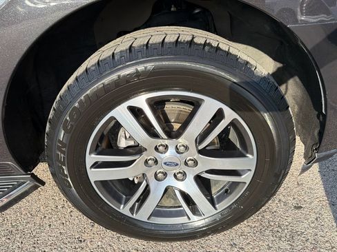 Used 2022 Ford Expedition XLT RWD image 9