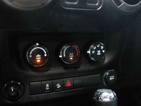 Used 2013 Jeep Wrangler Sport AWD/4WD image 61