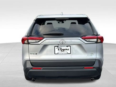 Used 2024 Toyota RAV4 LE image 31