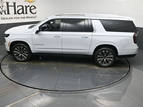 New 2026 Chevrolet Suburban High Country AWD/4WD image 22