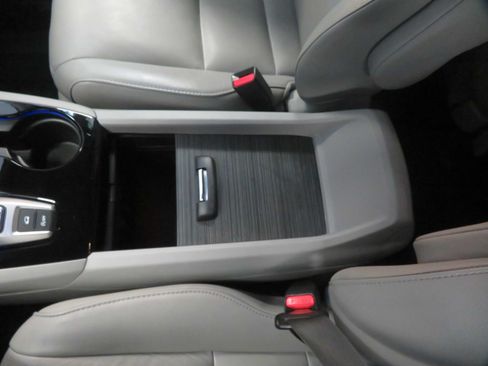 Used 2017 Honda Pilot Touring image 47