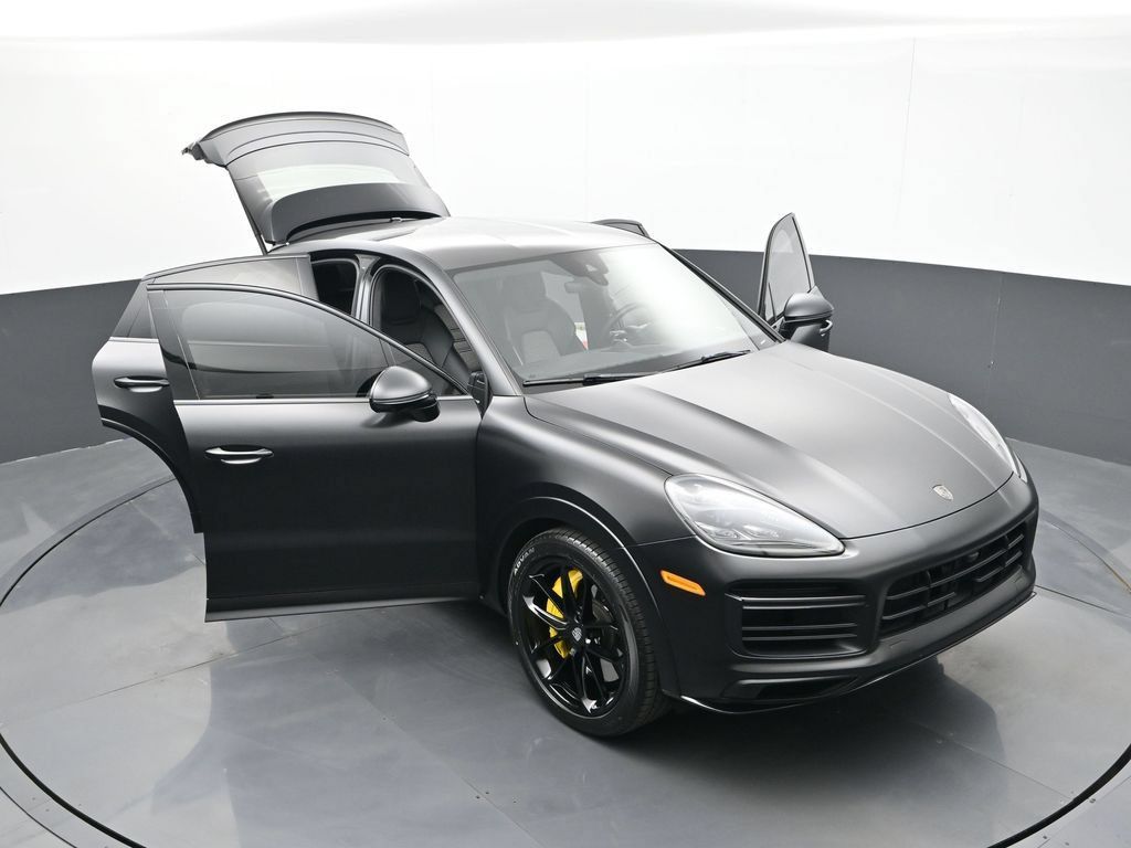 Certified 2022 Porsche Cayenne Turbo AWD/4WD image 27