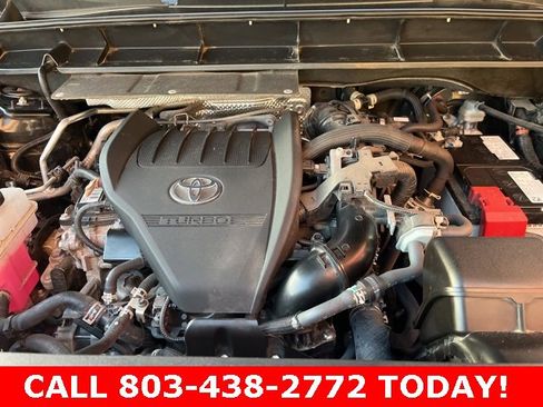 Used 2024 Toyota Highlander LE image 34