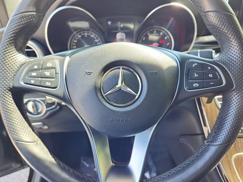 Used 2019 Mercedes-Benz GLC 300 4MATIC image 18