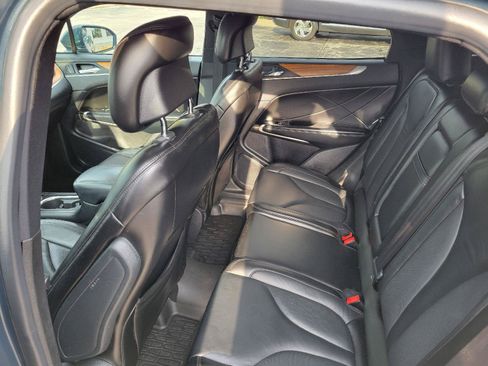 Used 2019 Lincoln MKC Select w/ Select Plus Package AWD/4WD image 6