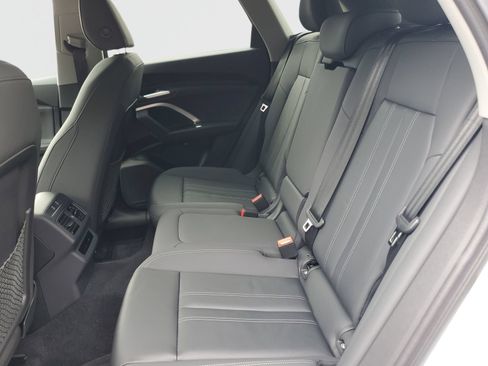Used 2025 Audi Q5 Premium w/ Convenience Package AWD/4WD image 15