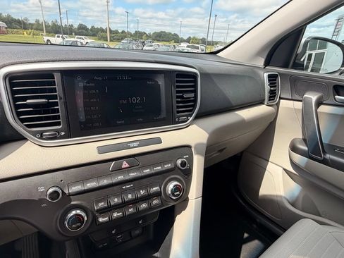 Used 2021 Kia Sportage LX w/ LX AWD Popular Package image 25